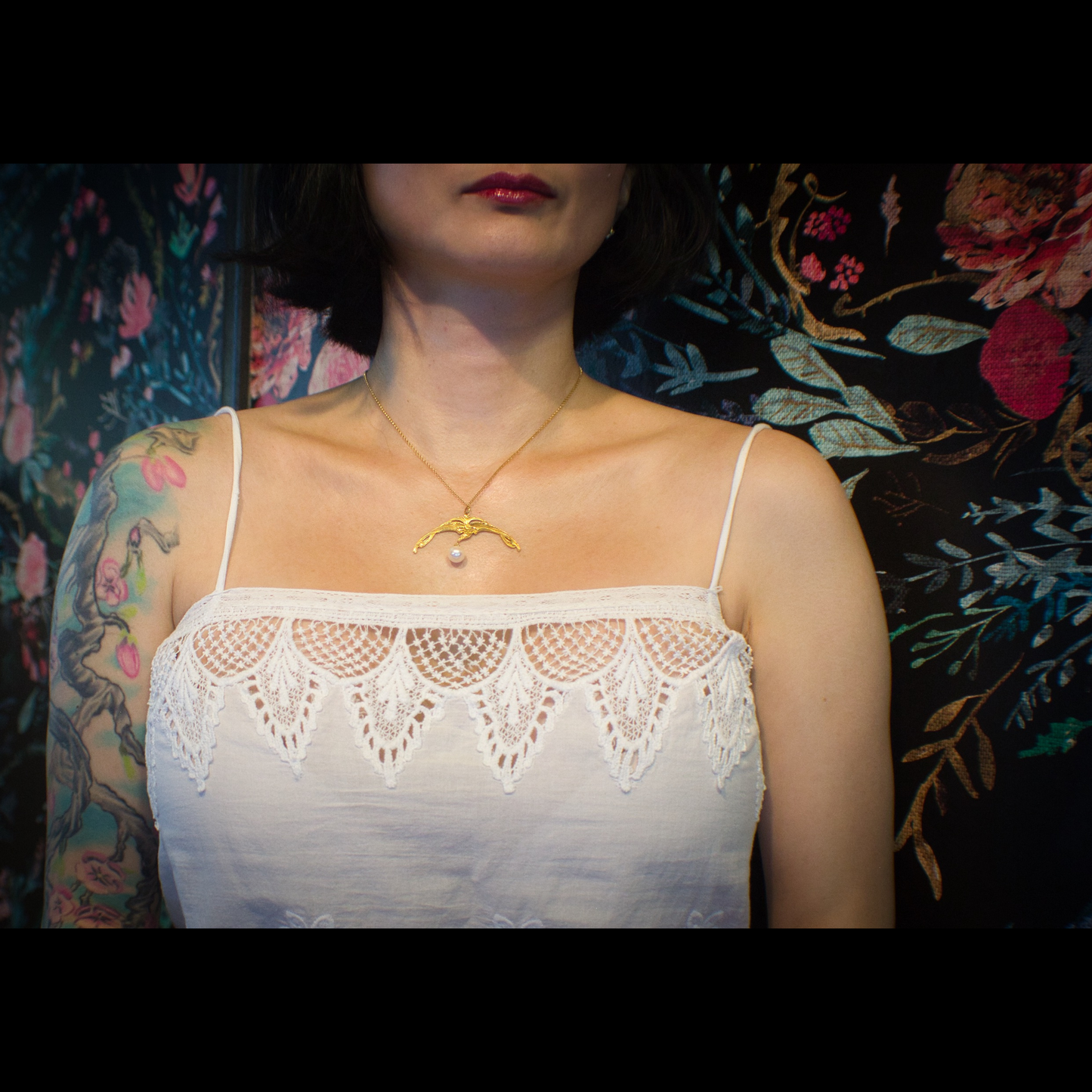 ART NOUVEAU CRANE WITH A PEARL NECKLACE