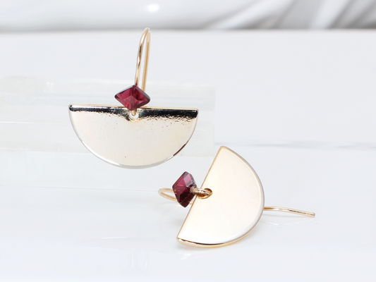 Nostalgic 1990's Vintage Inspired | Modern Geometric Garnet Gold Earrings